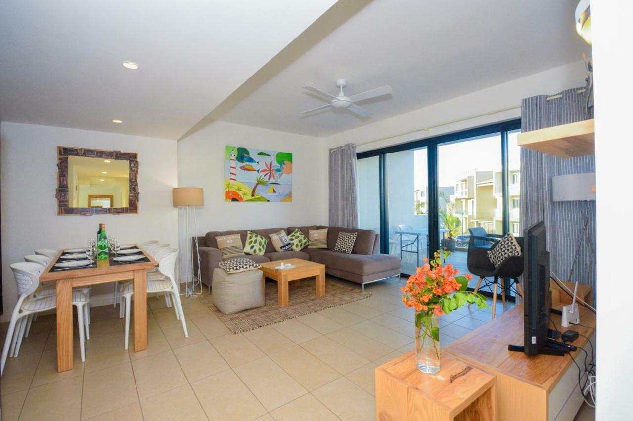 Azuri Resort -Sea View & Golf Luxury Apartment Roches Noires Exterior photo